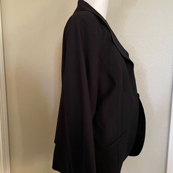 Pendleton Women's Petite Black Blazer & Stripe Design Inside & Pockets Size 12 - Picture 5 of 8